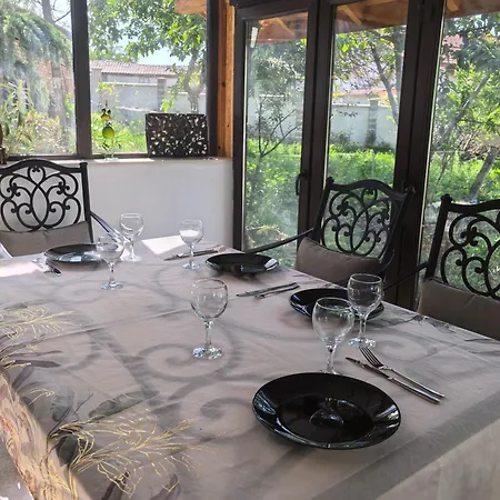 харизма Villa *